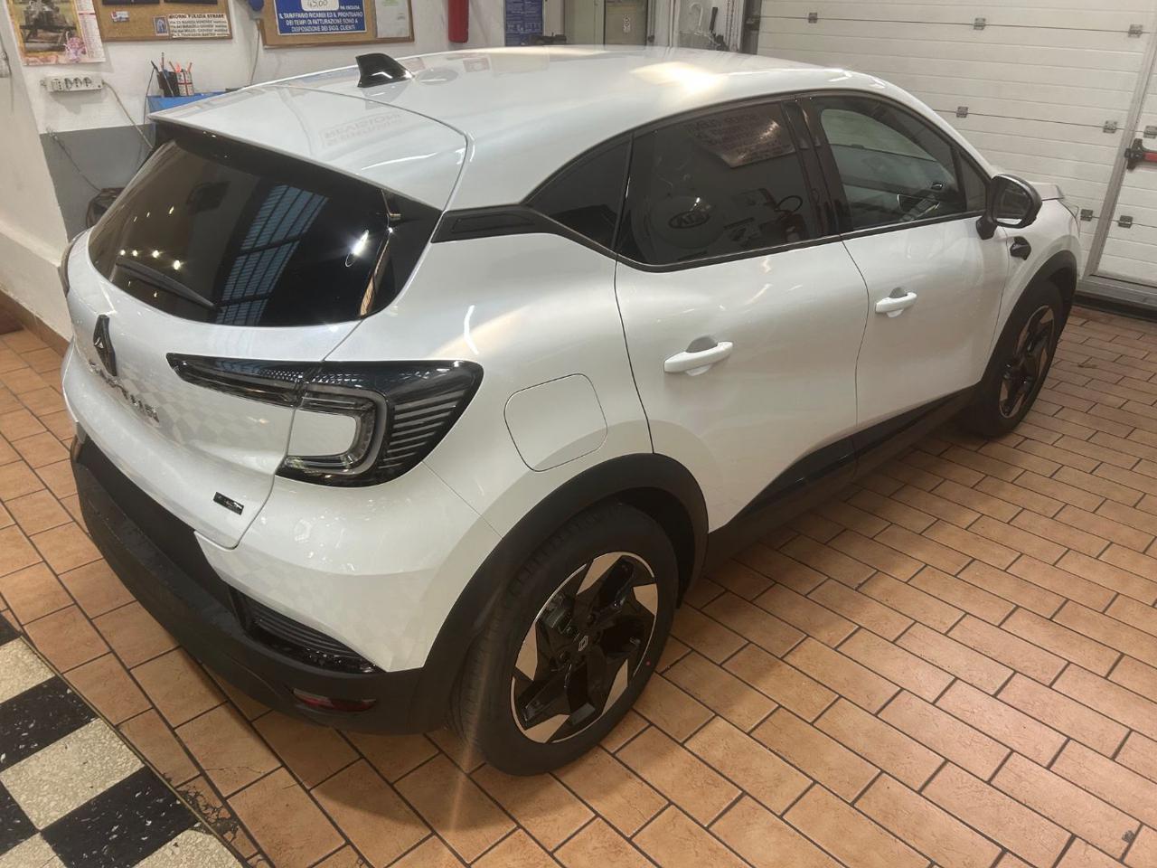RENAULT Captur Full Hybrid E-Tech 160 CV Techno - 3