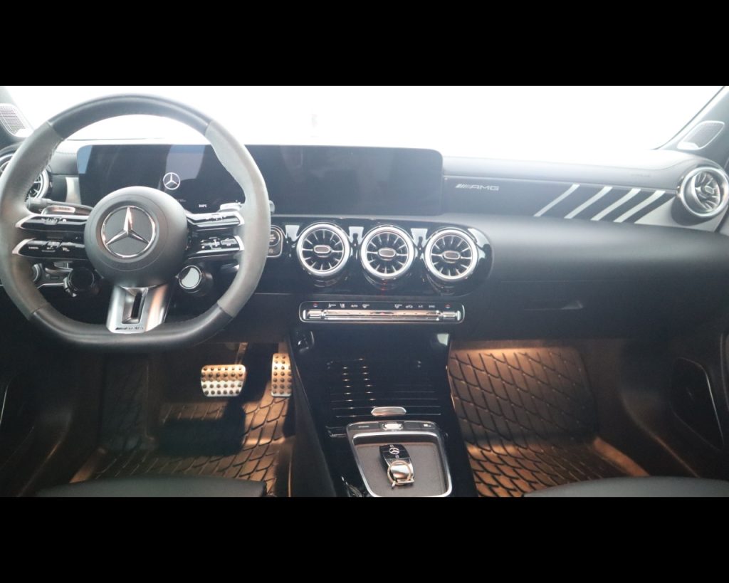 MERCEDES-BENZ CLA SSE  A AMG 45 S AMG 4matic - 15