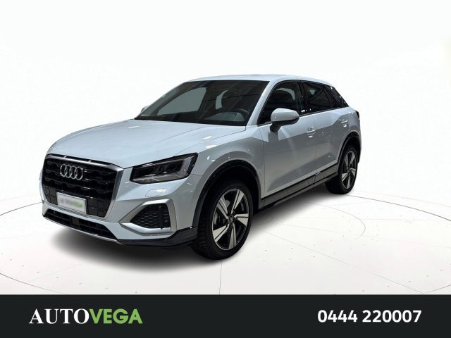 AUDI Q2 Bianco pastello