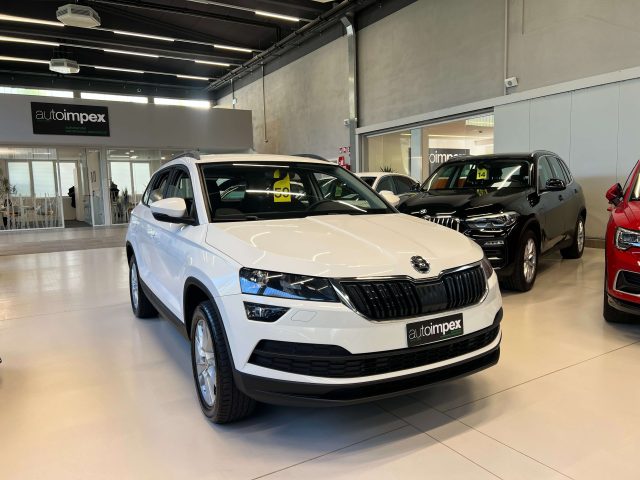 SKODA Karoq Bianco pastello