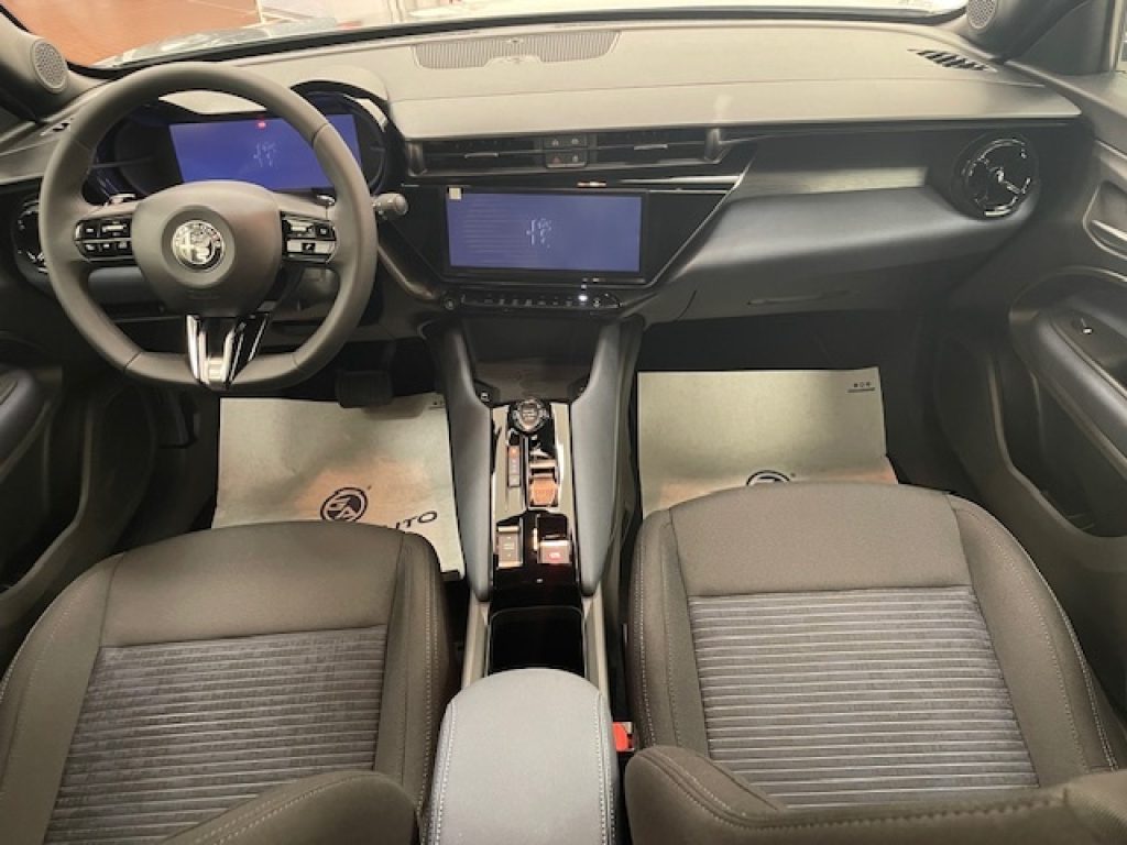 ALFA ROMEO Junior Ibrida My25 Ibrida 1.2145cv Hybrid Edct6 - 9