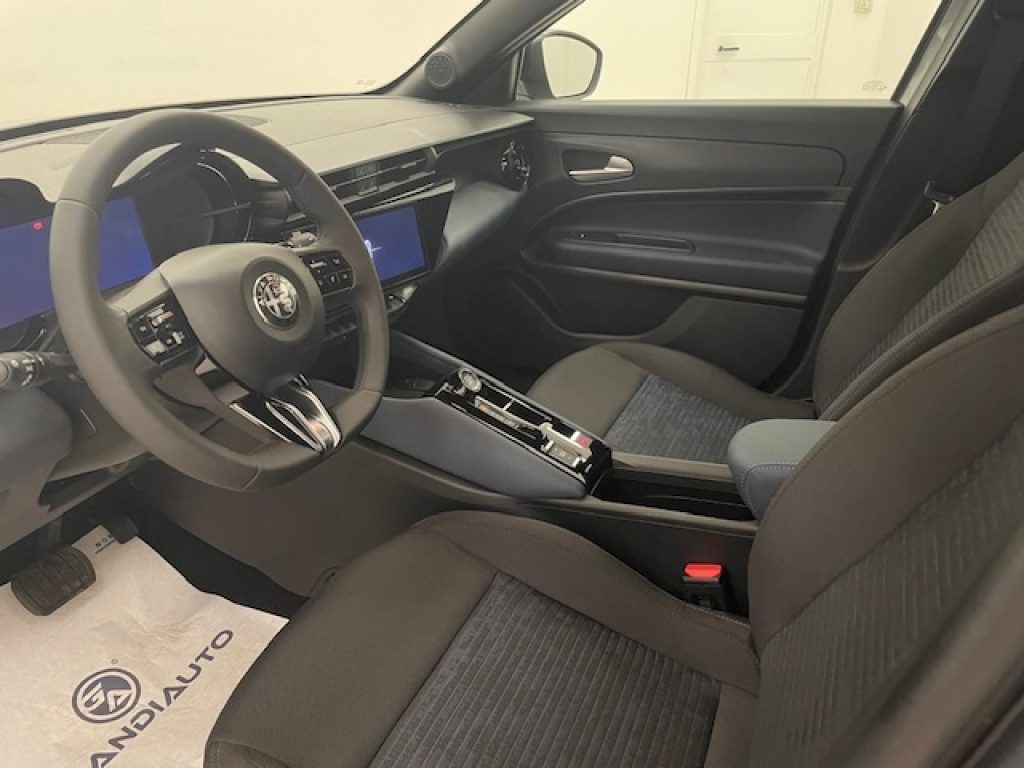 ALFA ROMEO Junior Ibrida My25 Ibrida 1.2145cv Hybrid Edct6 - 10