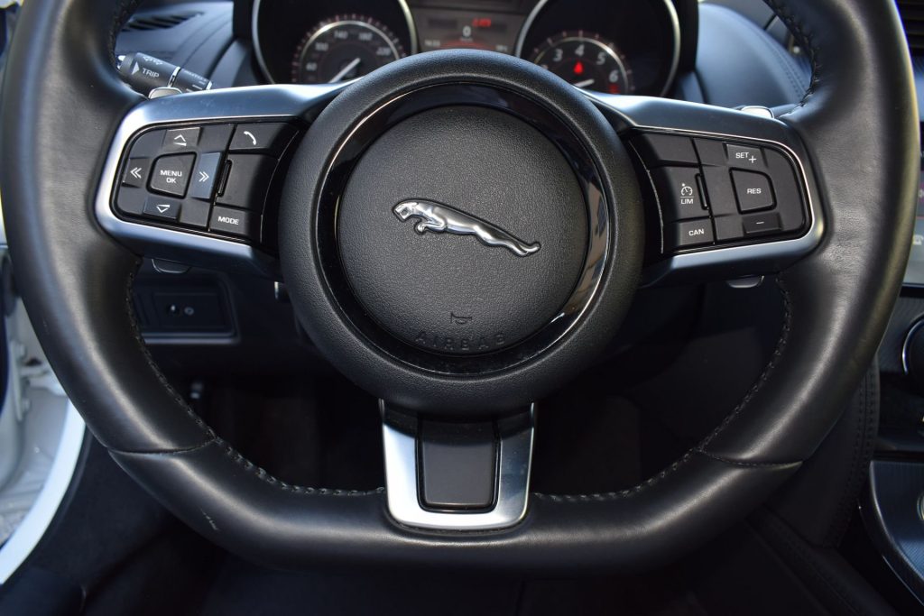 JAGUAR F-Type 2.0 aut. Coupé R-Dynamic - 11