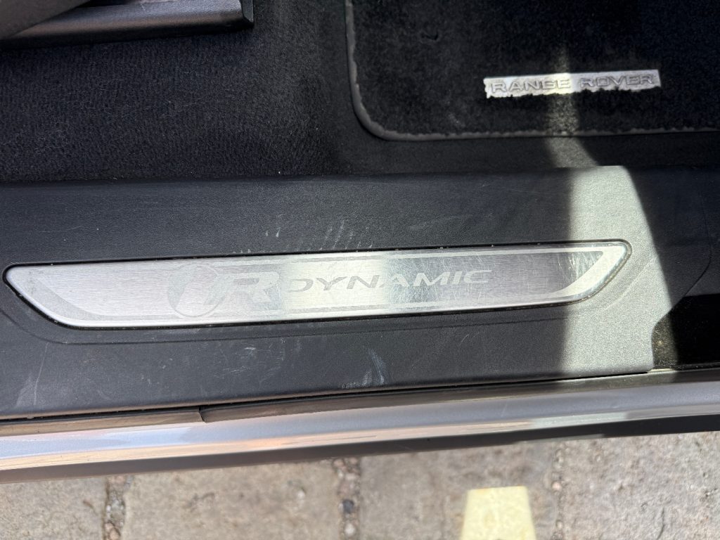 LAND ROVER Range Rover Velar 2.0D I4 240 CV R-Dynamic HSE - 19