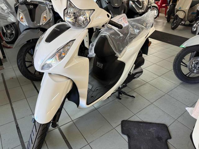 HONDA Vision 110 Bianco pastello