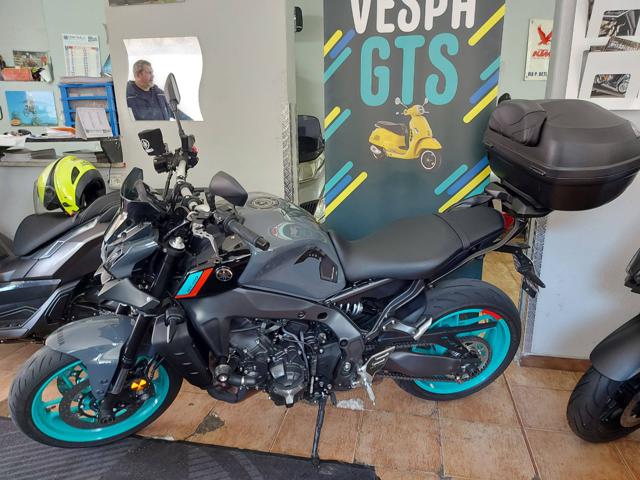 YAMAHA MT-09 Grigio metallizzato