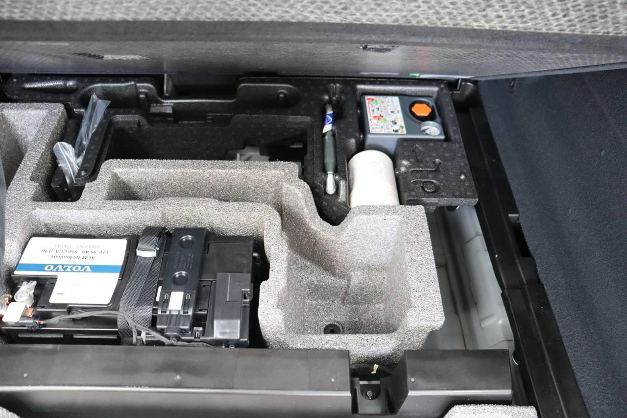 VOLVO XC60 T6 Plug-in hybrid AWD automatico Core - Bright! - 21