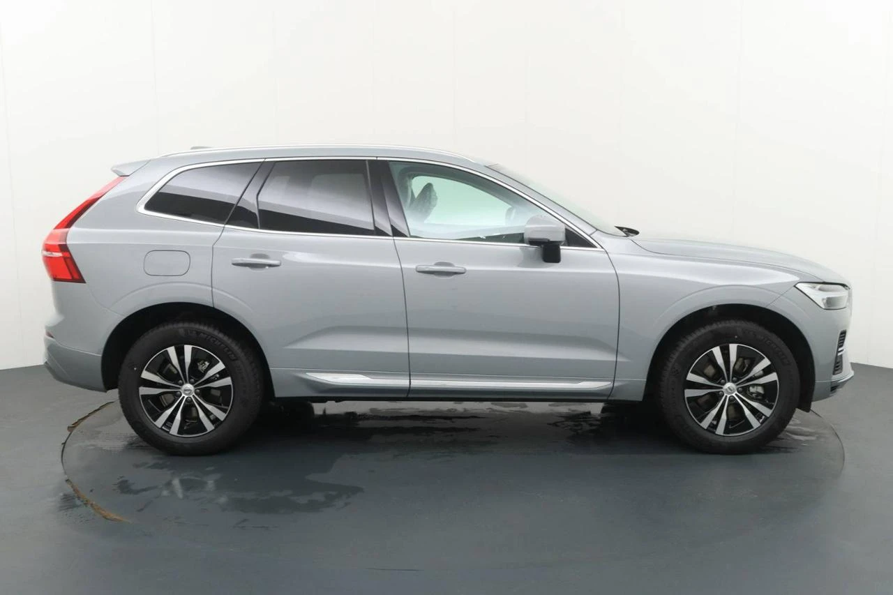 VOLVO XC60 T6 Plug-in hybrid AWD automatico Core - Bright! - 9