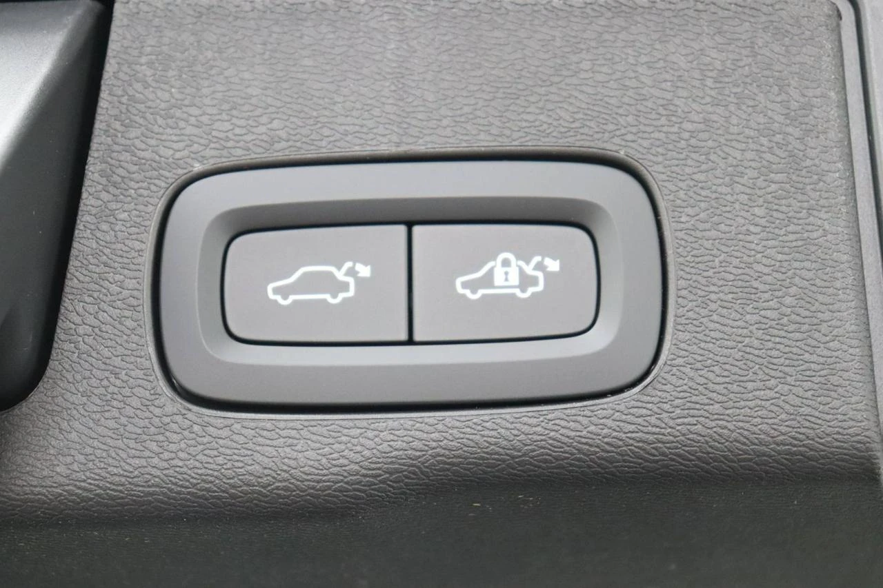 VOLVO XC60 T6 Plug-in hybrid AWD automatico Core - Bright! - 18
