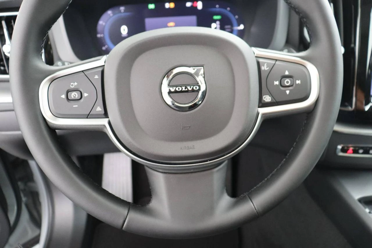 VOLVO XC60 T6 Plug-in hybrid AWD automatico Core - Bright! - 11