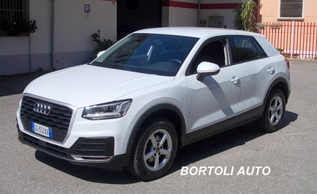 AUDI Q2 Bianco pastello
