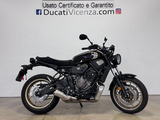 YAMAHA XSR 700 Nero pastello