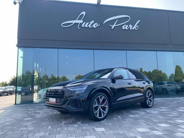AUDI Q8 Nero metallizzato