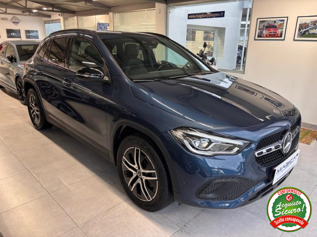 MERCEDES-BENZ GLA 200 Blu metallizzato