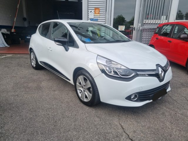 RENAULT Clio Bianco pastello