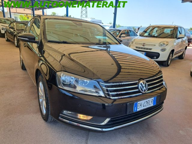 VOLKSWAGEN Passat Nero pastello