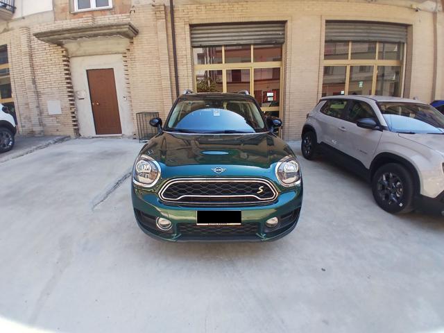 MINI Countryman Verde metallizzato