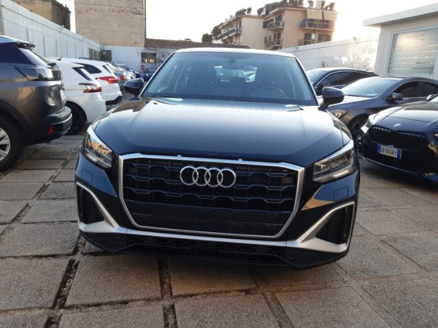 AUDI Q2 Nero metallizzato