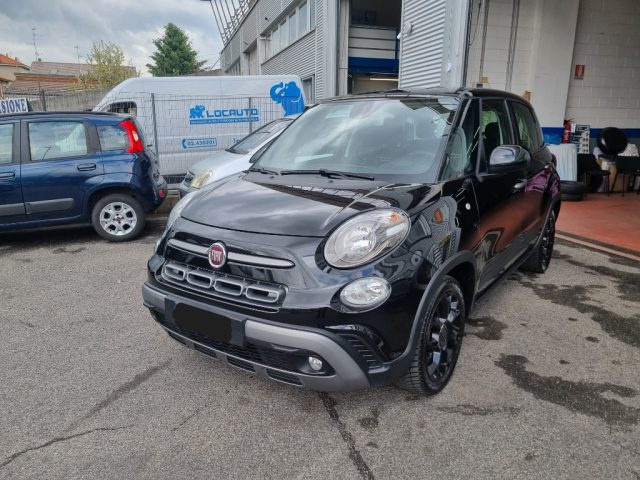 FIAT 500L Nero pastello