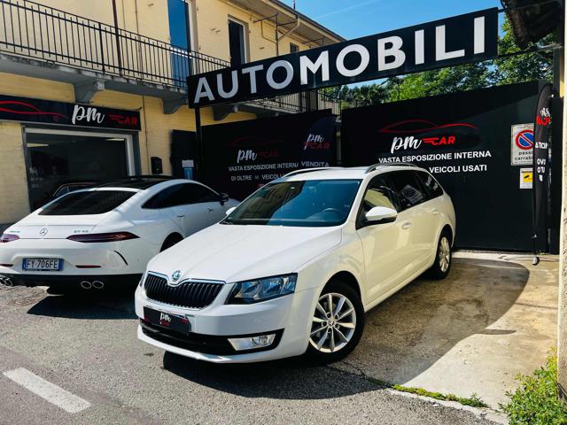 SKODA Octavia Bianco pastello