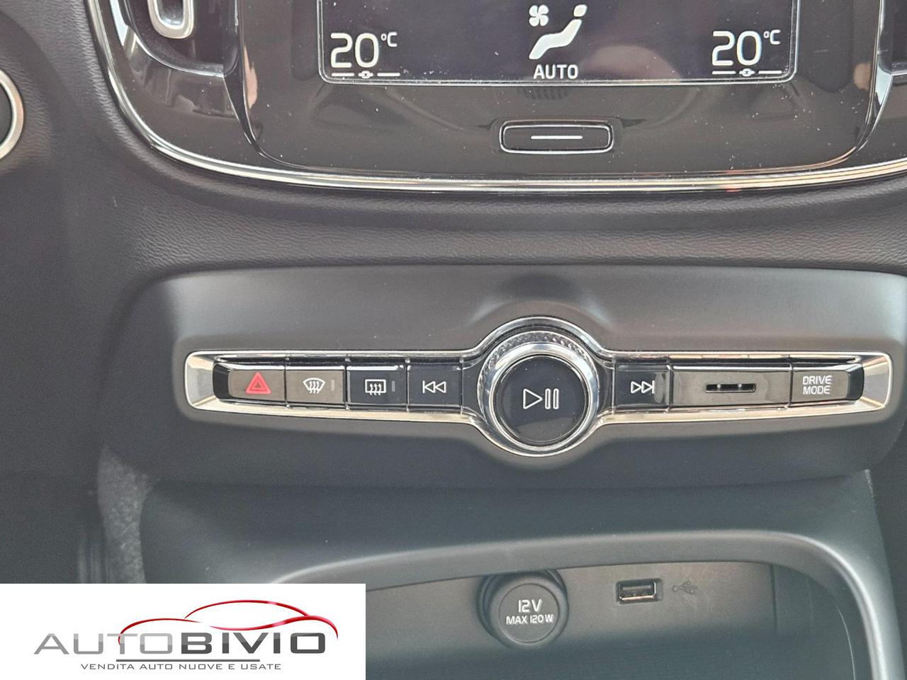 VOLVO XC40 D3 Geartronic Momentum BLACKFRIDAY - 28