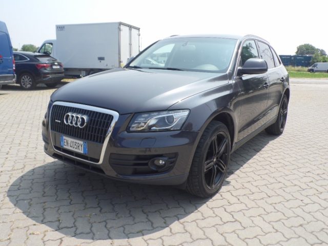 AUDI Q5 Grigio scuro pastello