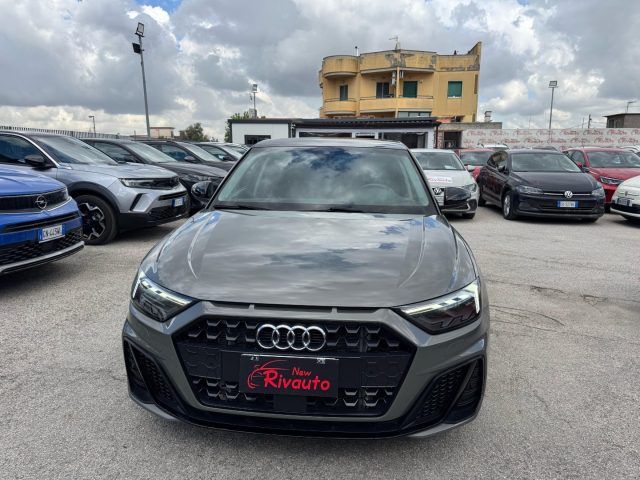 AUDI A1 Verde militare perlato