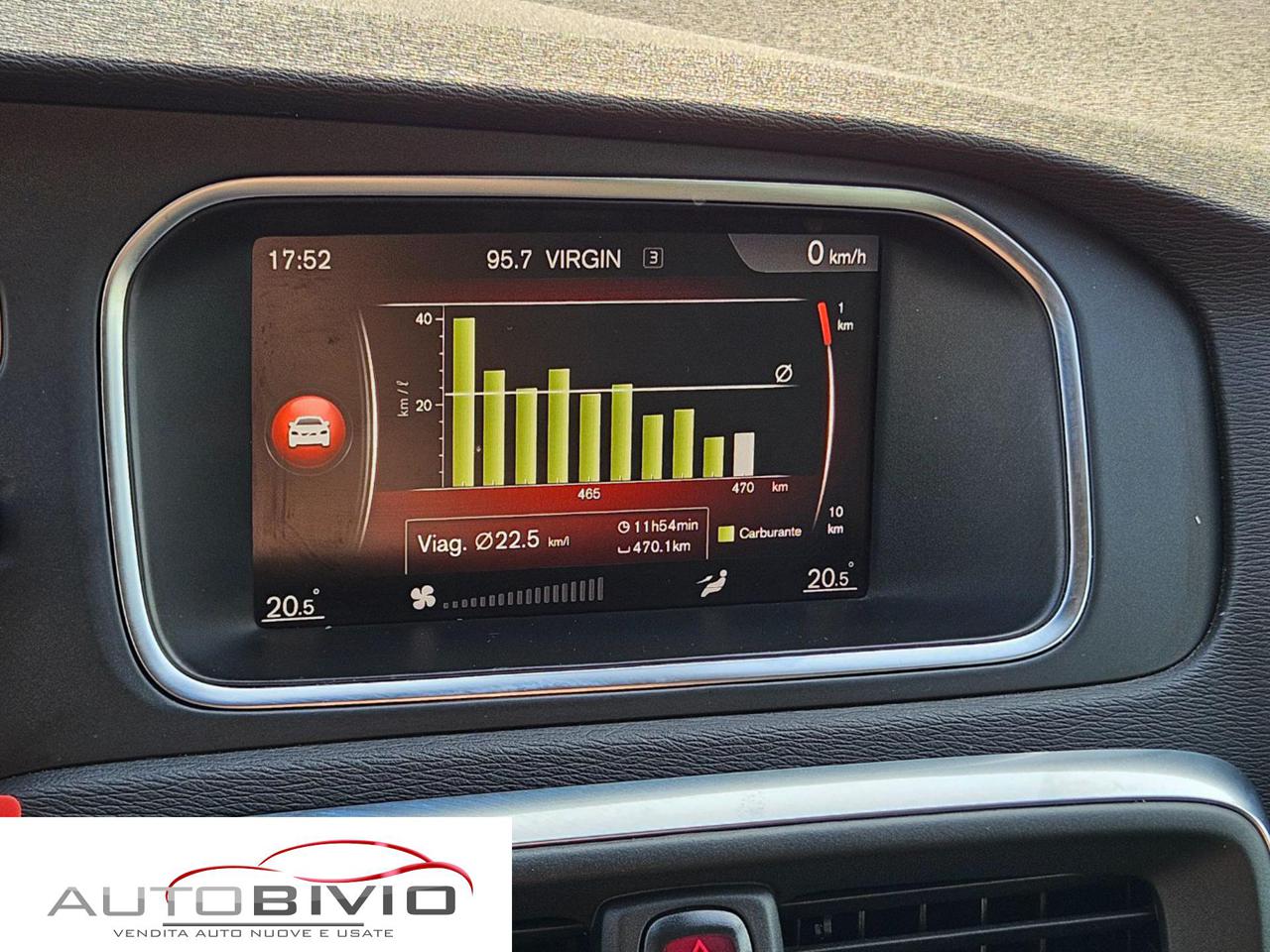 VOLVO V40 D2 Momentum - 31