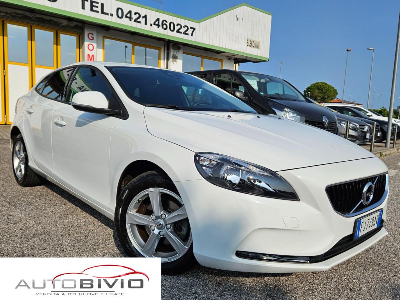 VOLVO V40 D2 Momentum - 15