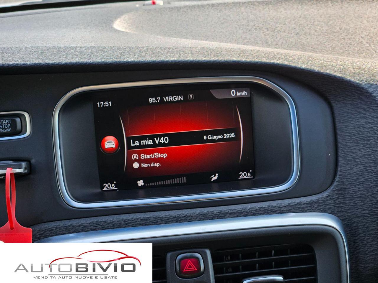 VOLVO V40 D2 Momentum - 30