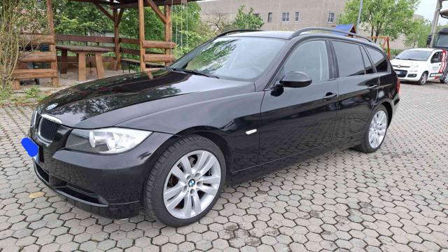 BMW 320 Nero metallizzato