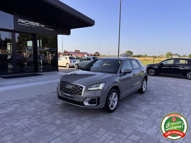 AUDI Q2 Grigio pastello