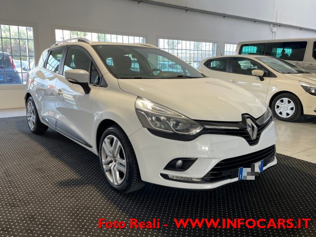RENAULT Clio Bianco pastello
