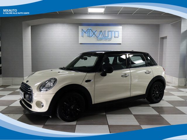 MINI Cooper D Bianco pastello