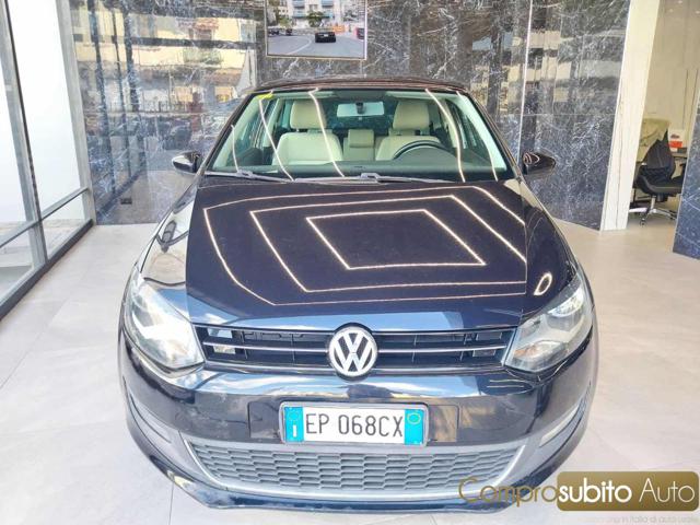 VOLKSWAGEN Polo Nero pastello