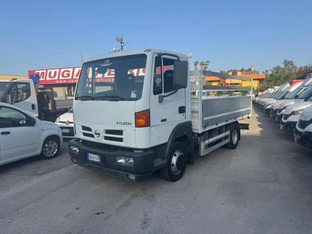 NISSAN  Bianco pastello