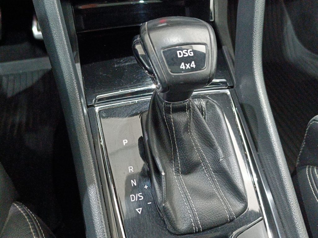 SKODA Kodiaq 2.0 TDI SCR 4x4 DSG SportLine - 19