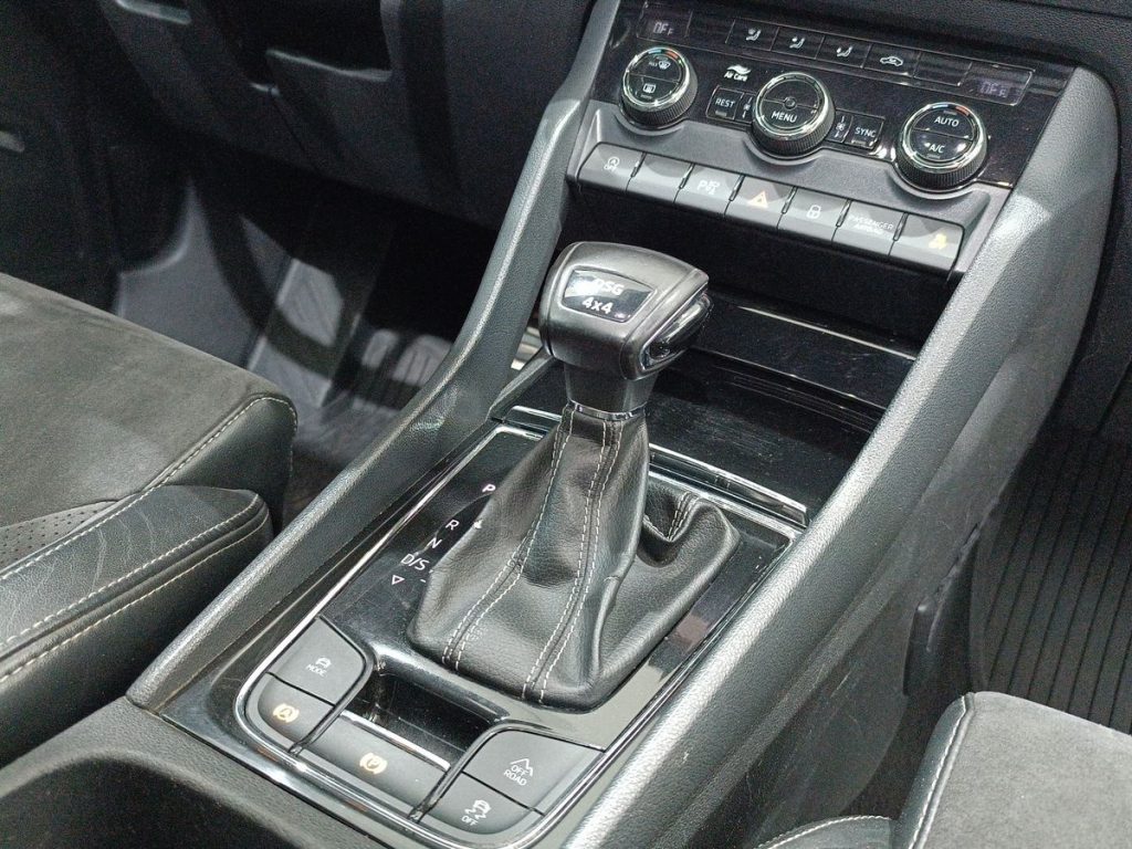 SKODA Kodiaq 2.0 TDI SCR 4x4 DSG 7 posti SportLine - 8