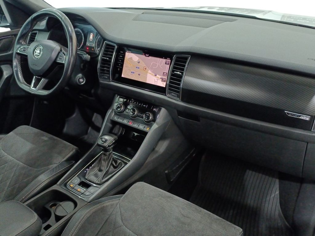 SKODA Kodiaq 2.0 TDI SCR 4x4 DSG 7 posti SportLine - 9