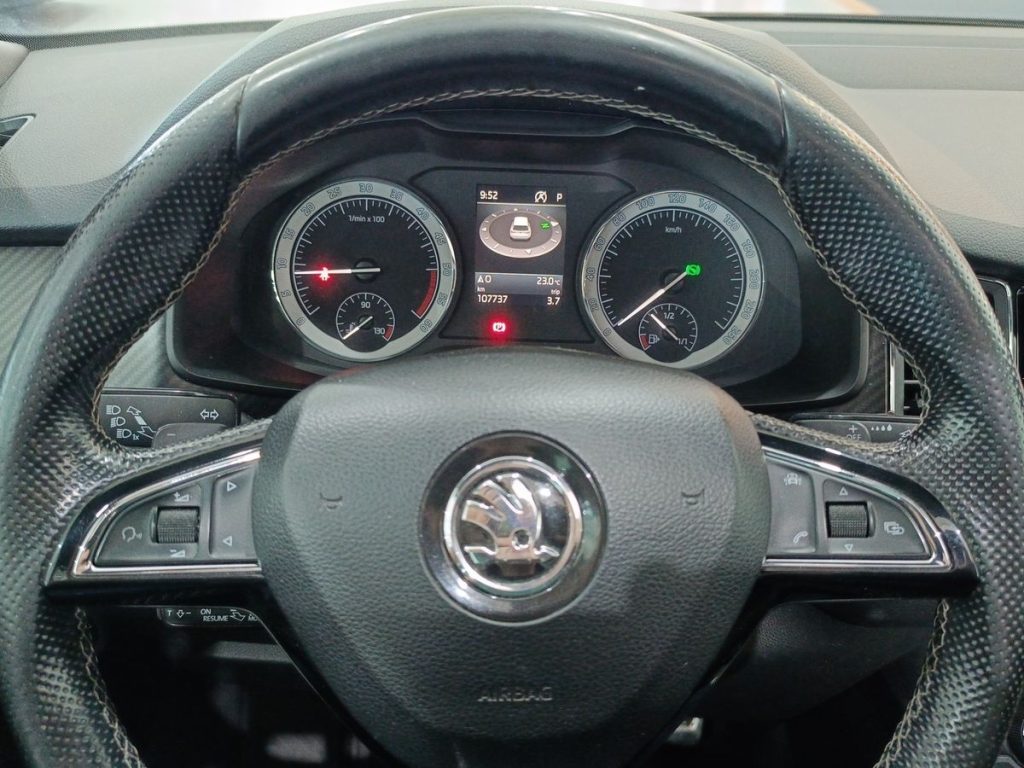 SKODA Kodiaq 2.0 TDI SCR 4x4 DSG 7 posti SportLine - 17