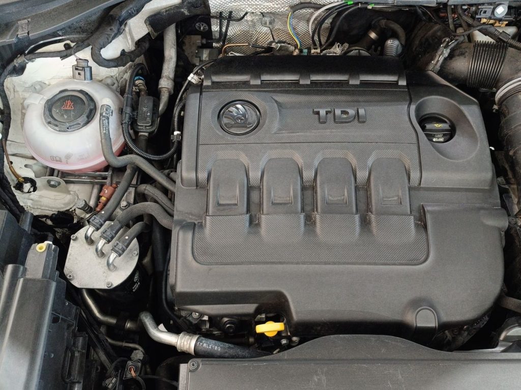 SKODA Kodiaq 2.0 TDI SCR 4x4 DSG 7 posti SportLine - 18
