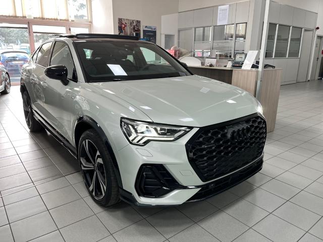 AUDI Q3 Grigio metallizzato