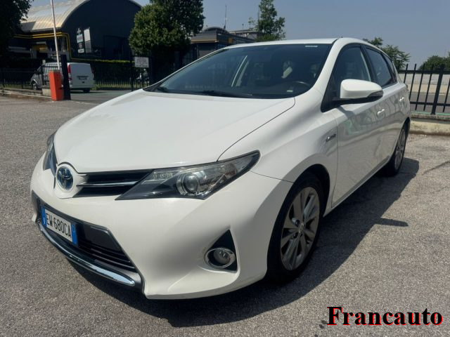 TOYOTA Auris Bianco pastello