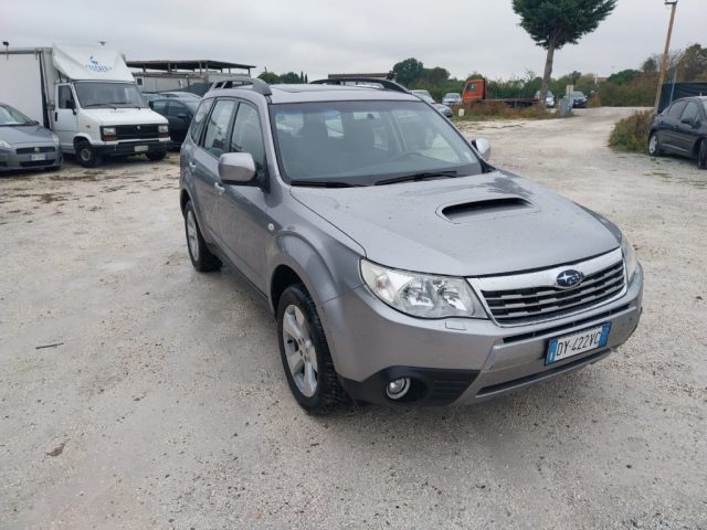 SUBARU Forester Grigio scuro metallizzato