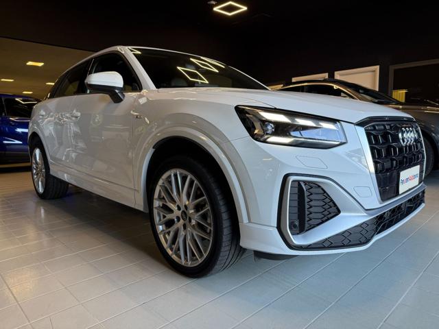 AUDI Q2 Bianco metallizzato