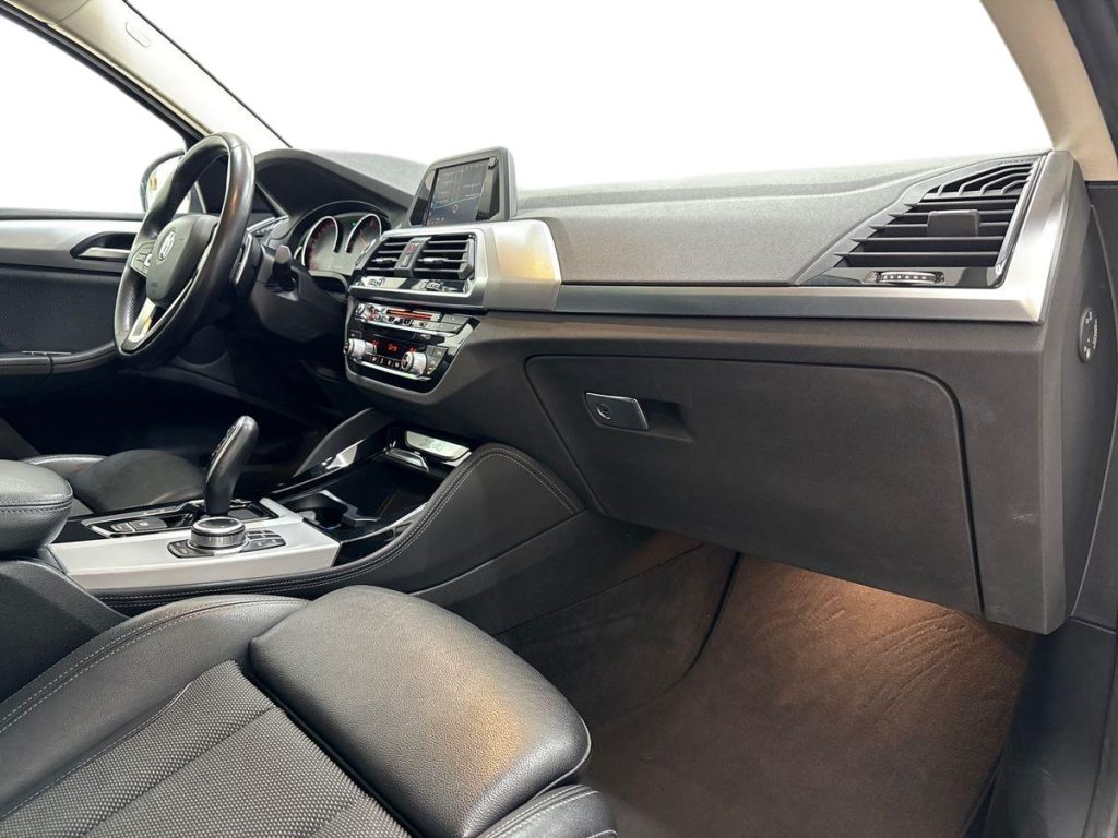 BMW X4 xDrive20d Business Advantage - 9