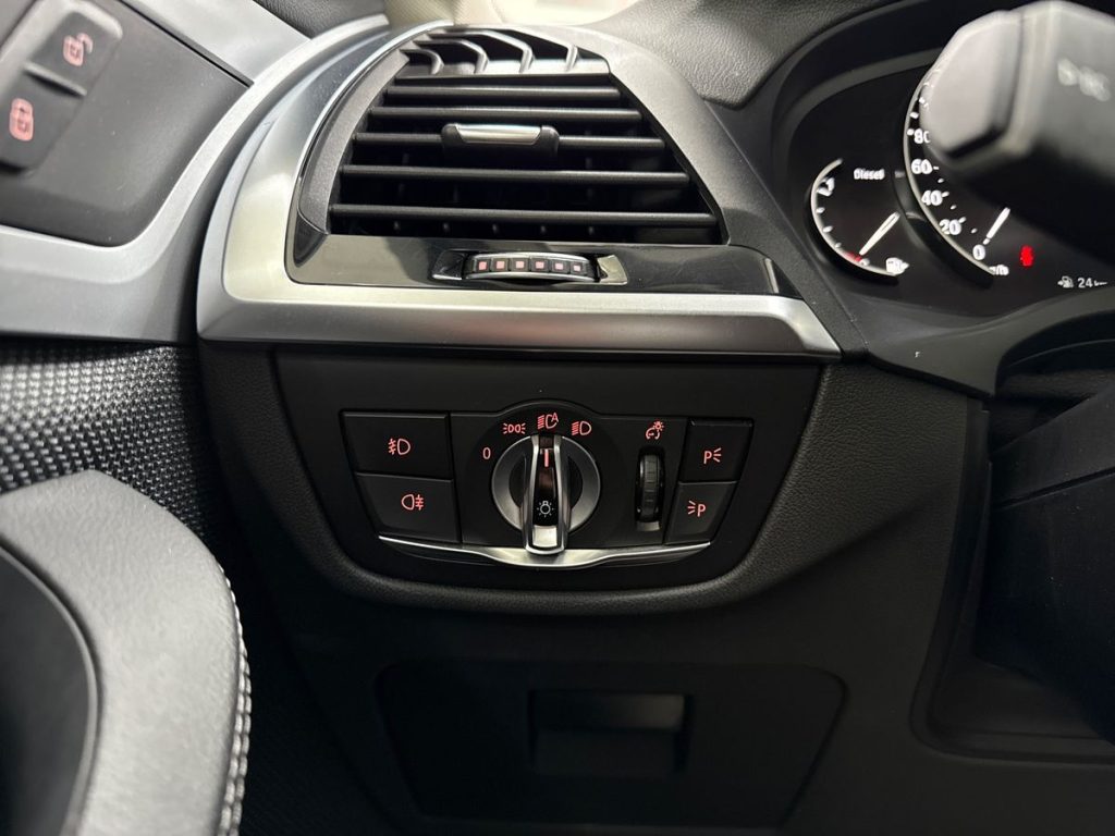 BMW X4 xDrive20d Business Advantage - 20