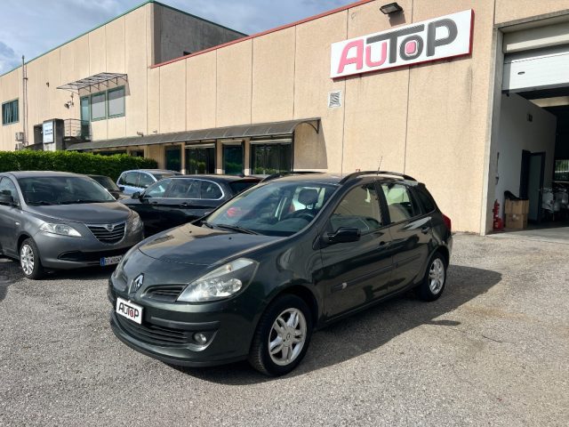 RENAULT Clio Verde metallizzato