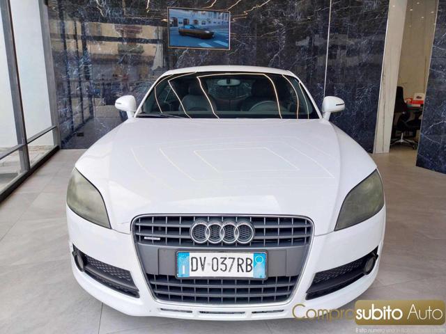 AUDI TT White pastel
