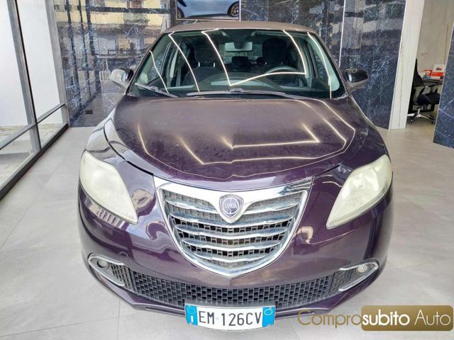 LANCIA Ypsilon Viola pastello